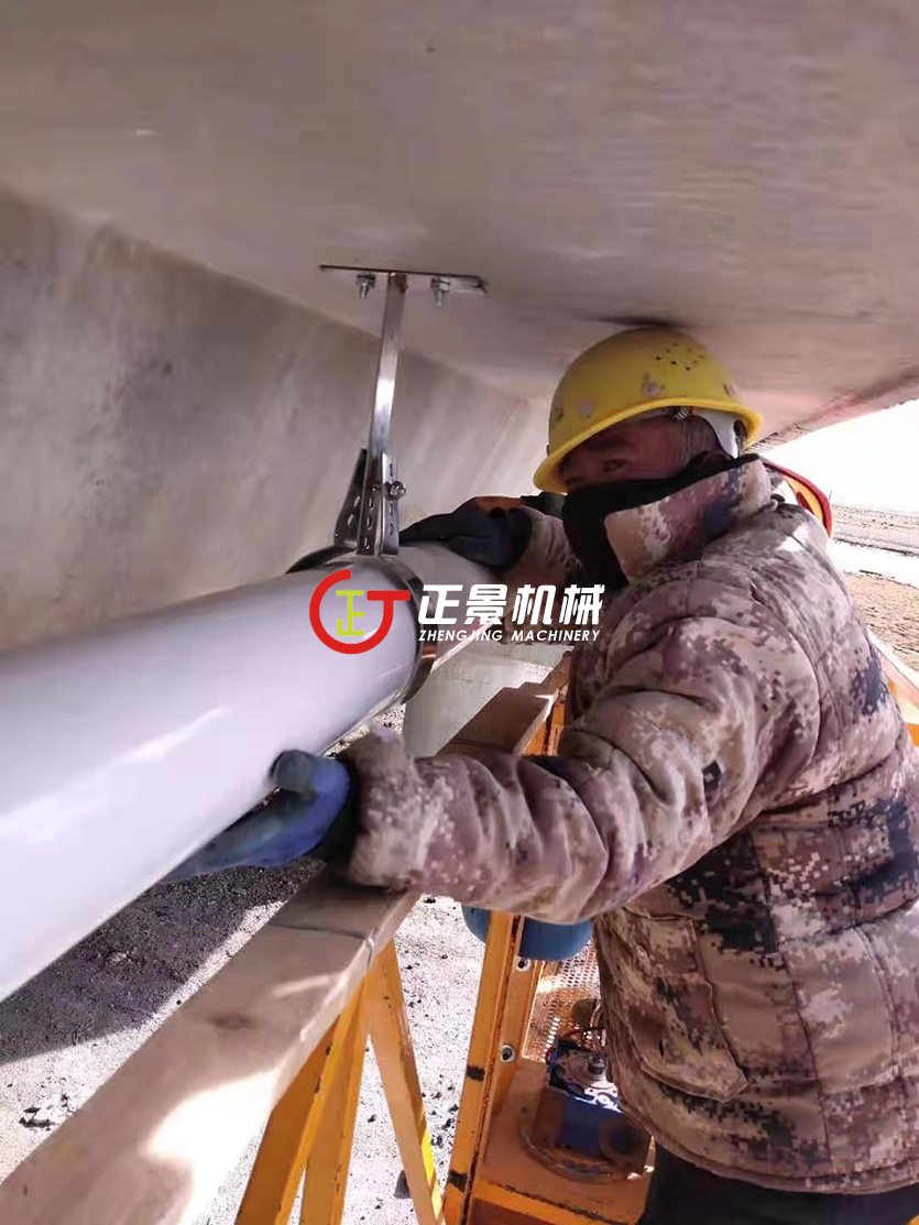 橋梁排水管安裝設備