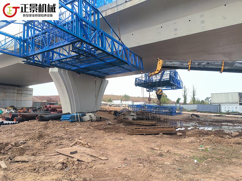 橋梁側(cè)面施工臺(tái)車