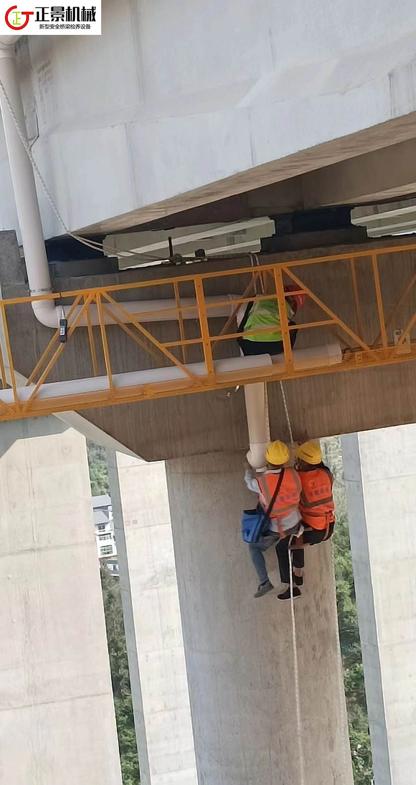 橋梁排水管安裝車